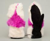 Варежки «Pink bunny» - яркие и нарядные меховые варежки, которые подойдут всем, кто не боится экспериментировать со своим образом.